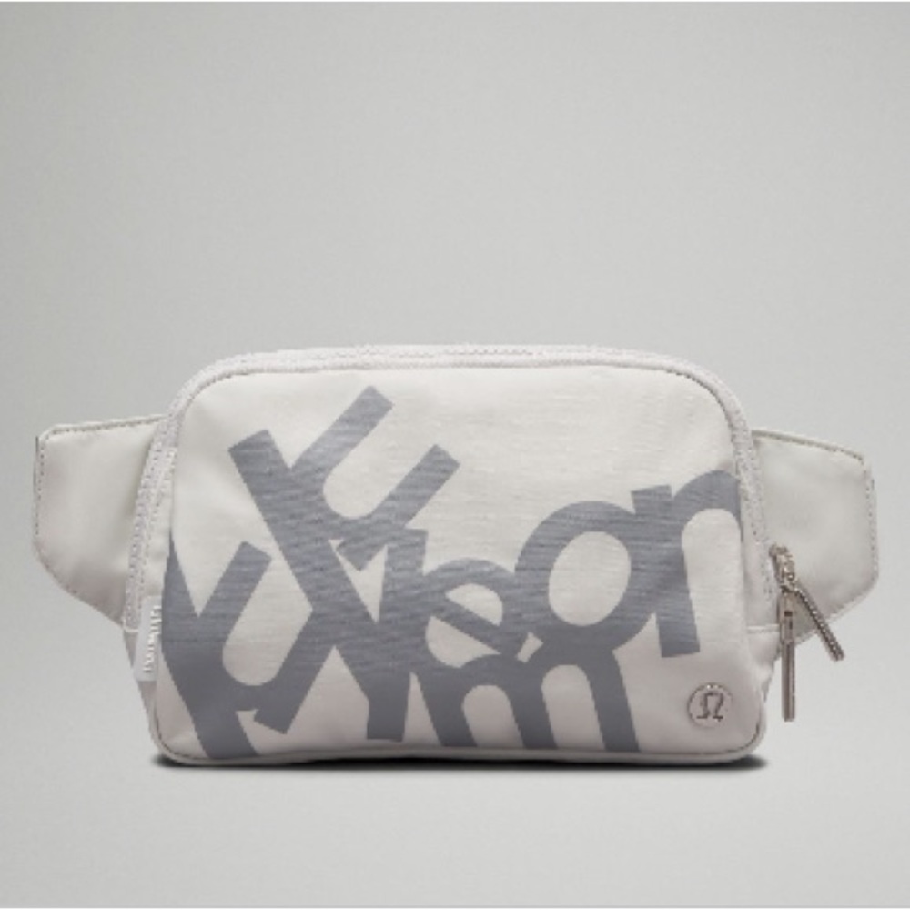 *RARE* NWT lululemon 2L belt bag